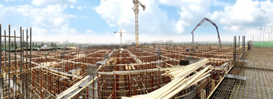 綠愛(ài)小鎮(zhèn)共享工廠一期今日?qǐng)A滿封頂，預(yù)計(jì)下半年正式投產(chǎn)運(yùn)營(yíng)